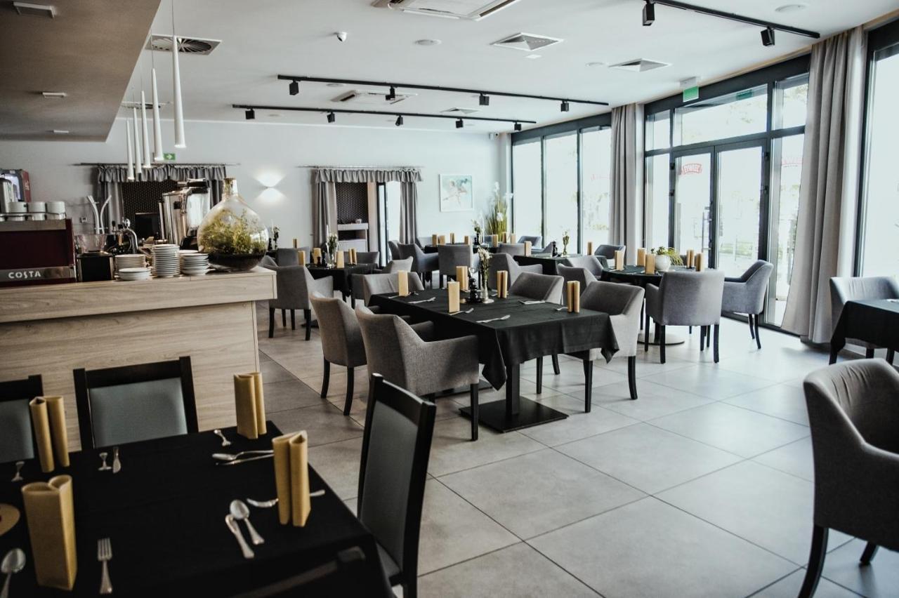 Restauracja Park Szwajcaria Hotel Гливице Екстериор снимка